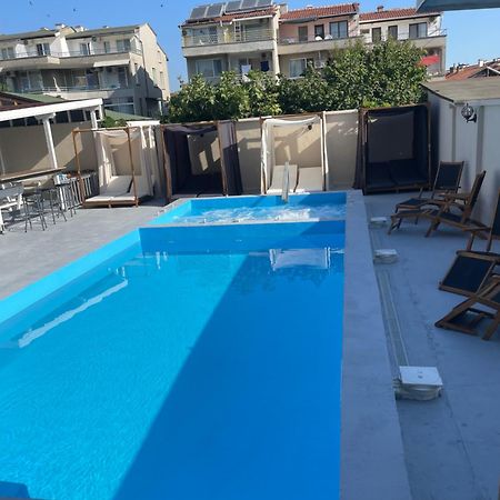 Family Hotel Malibu Chernomorets Dış mekan fotoğraf