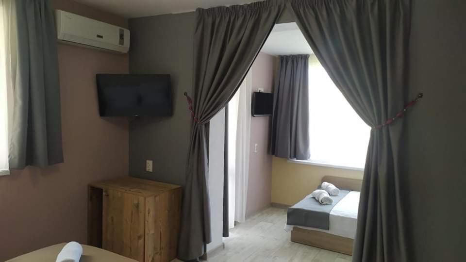 Family Hotel Malibu Chernomorets Dış mekan fotoğraf