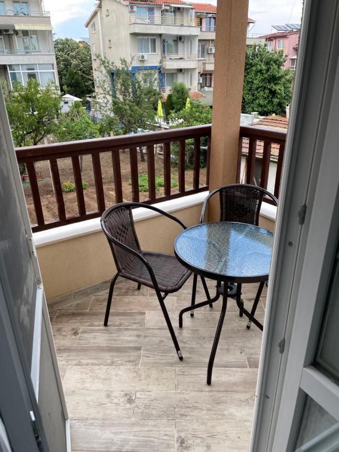 Family Hotel Malibu Chernomorets Dış mekan fotoğraf