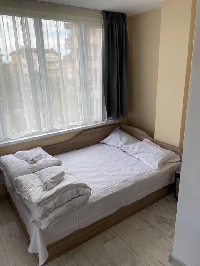 Family Hotel Malibu Chernomorets Dış mekan fotoğraf