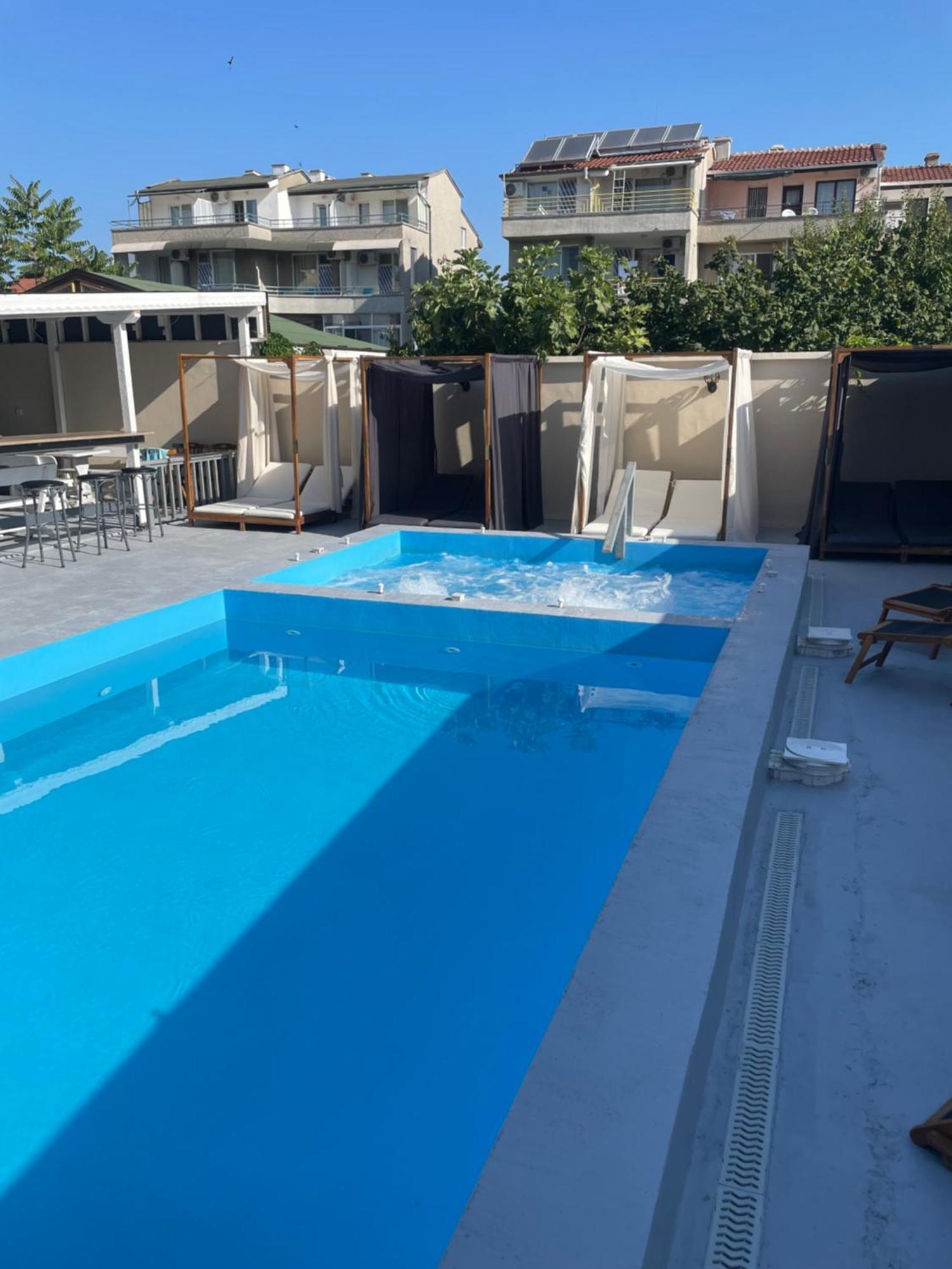 Family Hotel Malibu Chernomorets Dış mekan fotoğraf