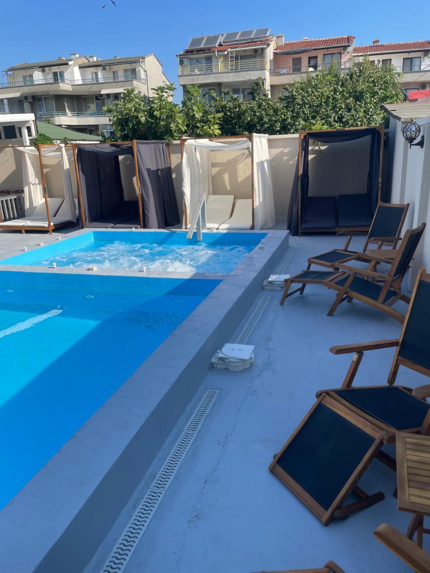 Family Hotel Malibu Chernomorets Dış mekan fotoğraf