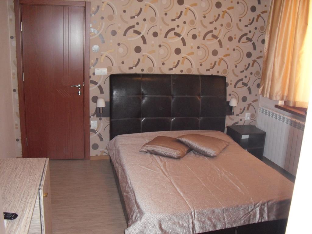 Family Hotel Malibu Chernomorets Dış mekan fotoğraf