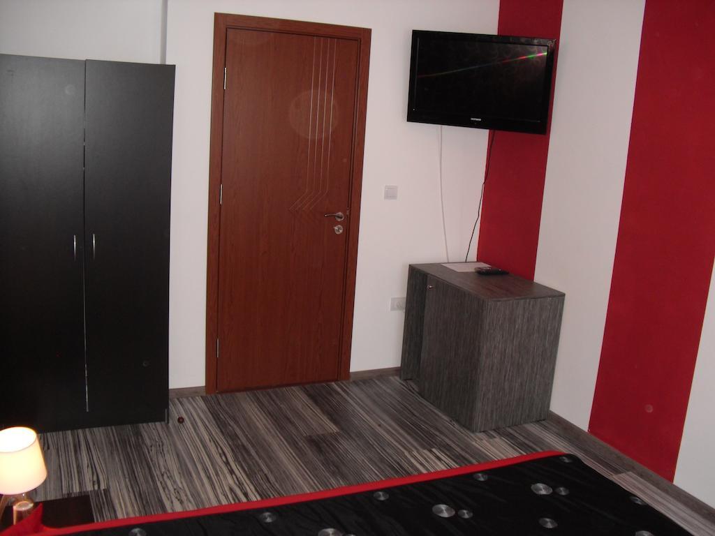 Family Hotel Malibu Chernomorets Oda fotoğraf