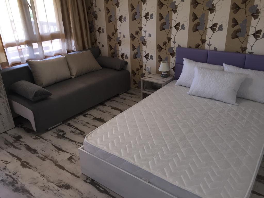 Family Hotel Malibu Chernomorets Dış mekan fotoğraf