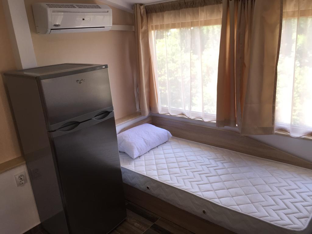 Family Hotel Malibu Chernomorets Dış mekan fotoğraf