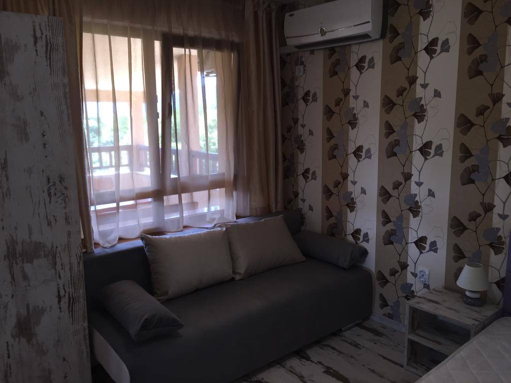 Family Hotel Malibu Chernomorets Dış mekan fotoğraf