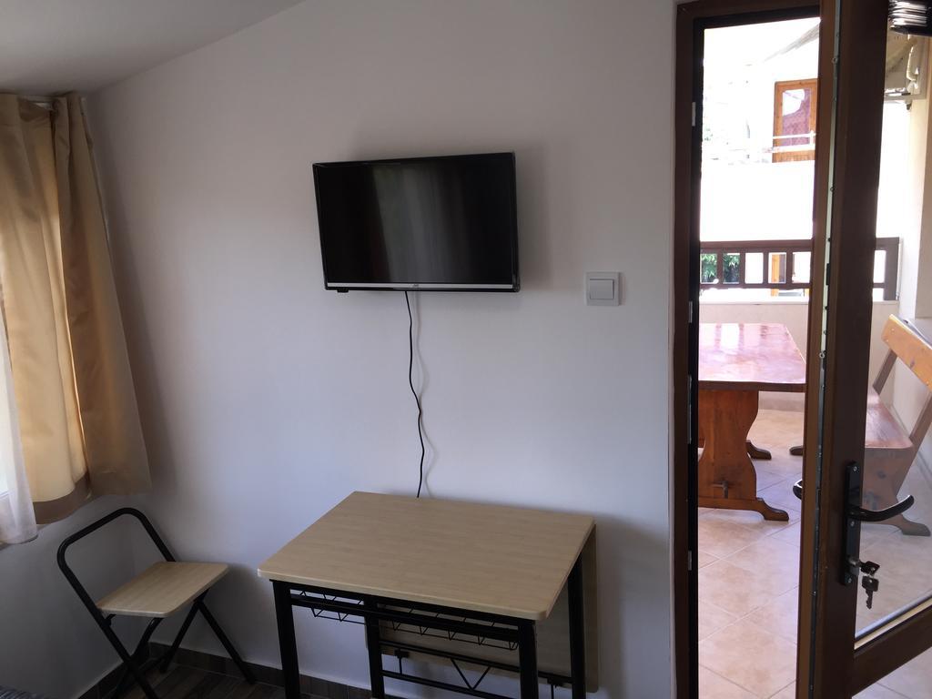 Family Hotel Malibu Chernomorets Dış mekan fotoğraf
