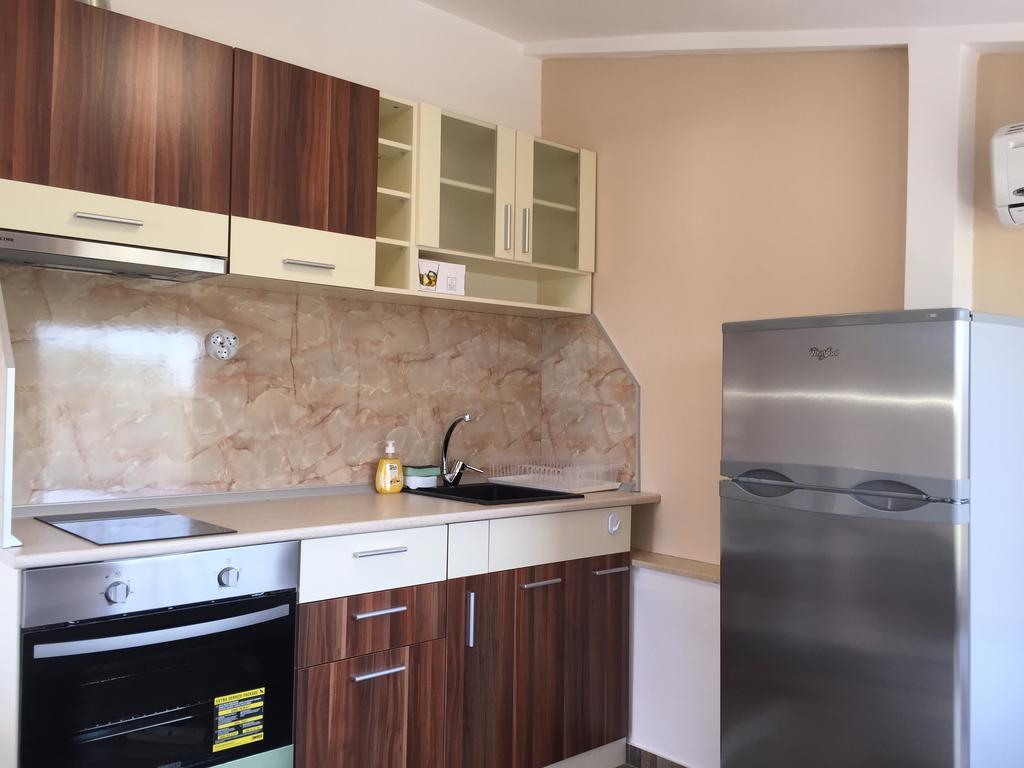 Family Hotel Malibu Chernomorets Dış mekan fotoğraf