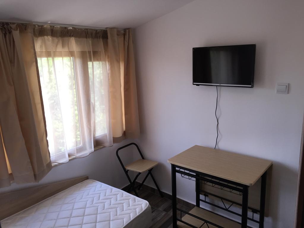 Family Hotel Malibu Chernomorets Dış mekan fotoğraf