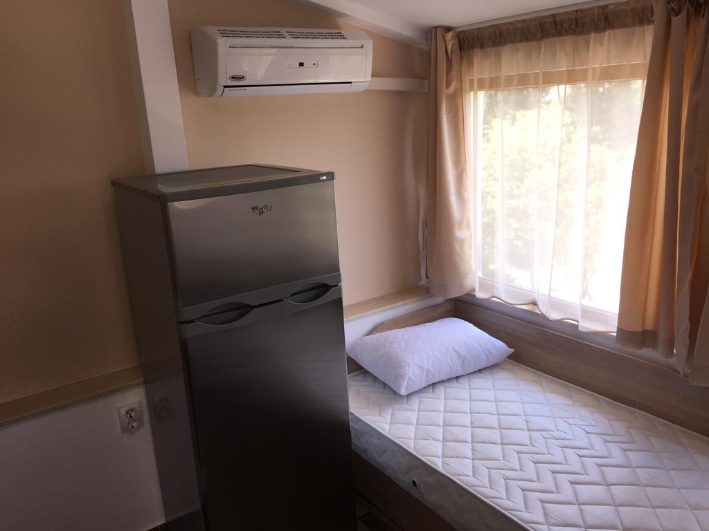 Family Hotel Malibu Chernomorets Dış mekan fotoğraf
